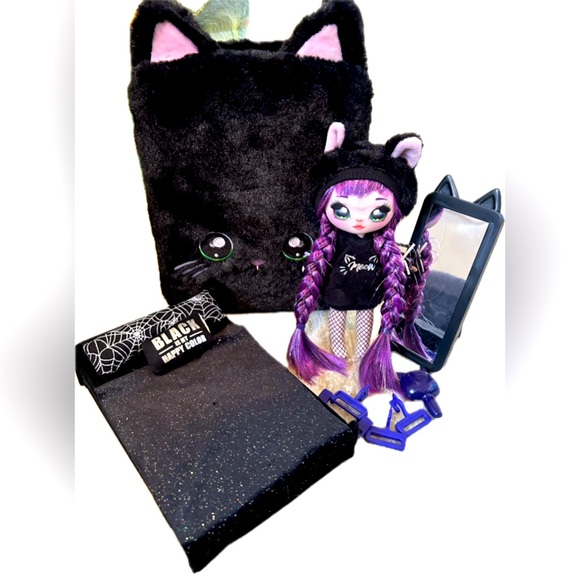 Na Na Na! Surprise Other - Nanana! Surprise 3-in-1 Backpack Bedroom Playset With Black Kitty Doll.